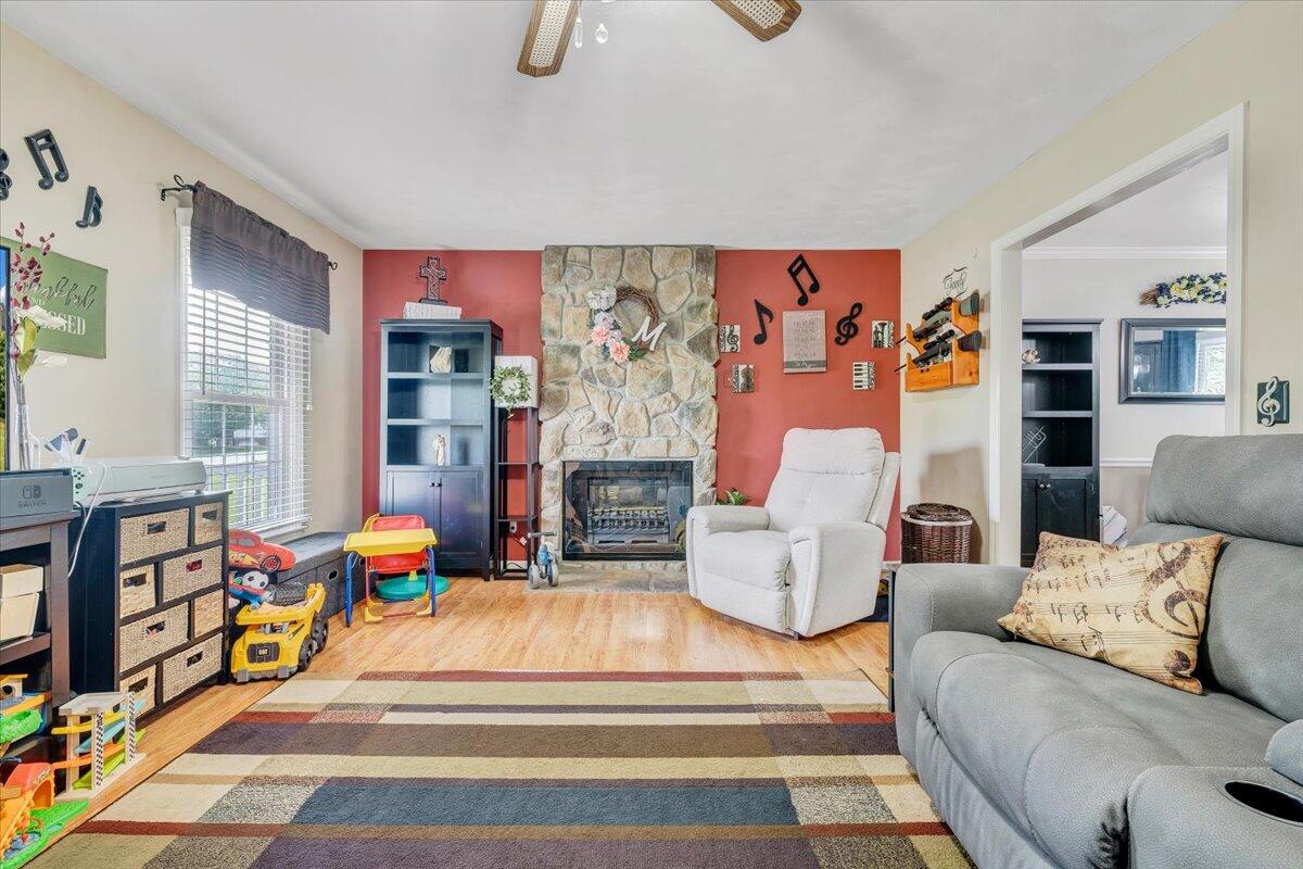 201 Jay Ridge Road Cloverdale, VA 24077 - Photo 9 of 65 09-MIB08106