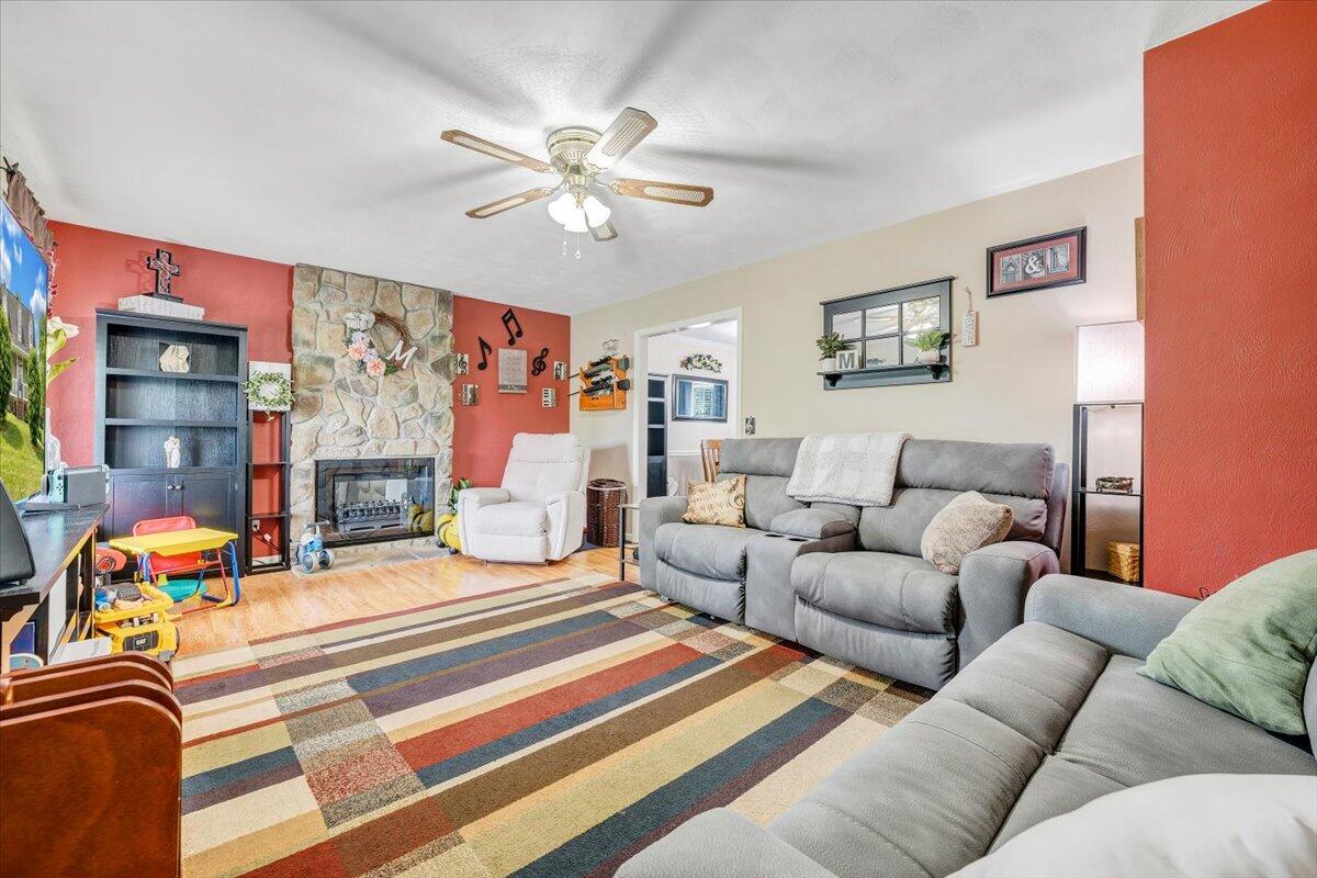 201 Jay Ridge Road Cloverdale, VA 24077 - Photo 10 of 65 10-MIB08109