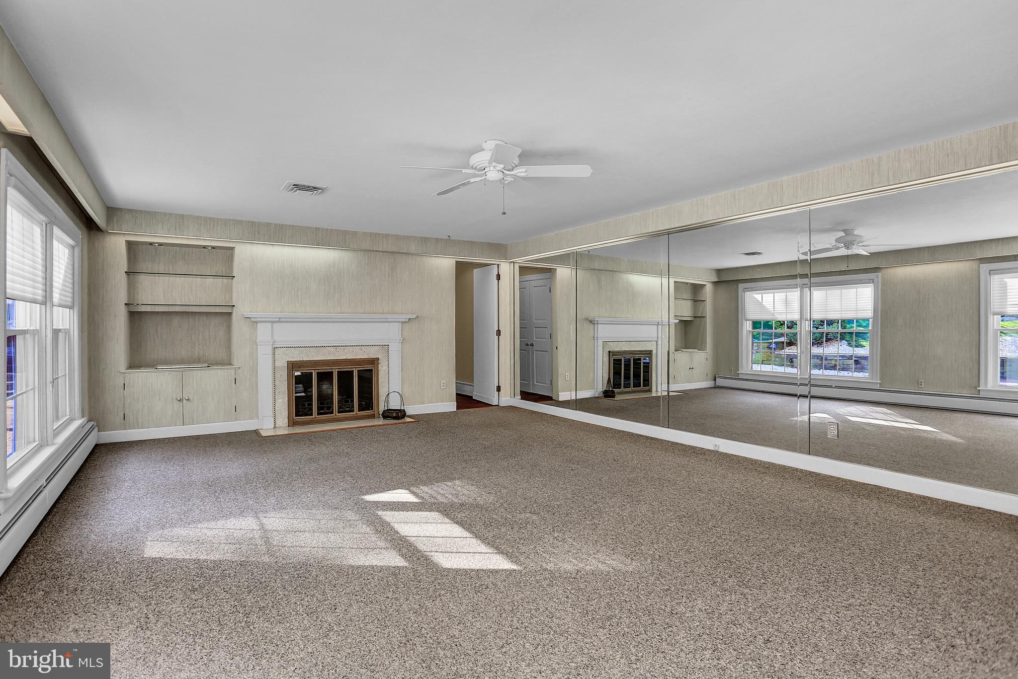 870 Clubhouse Road York, PA 17403 - Photo 5 of 57 Living Room