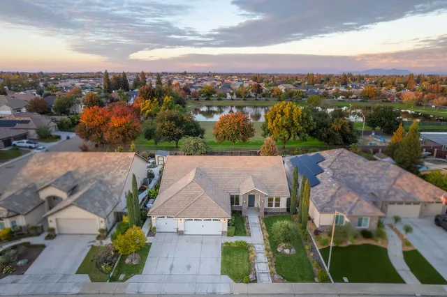 $899,000 | 2115 Sophia Lane, Kingsburg, CA 93631