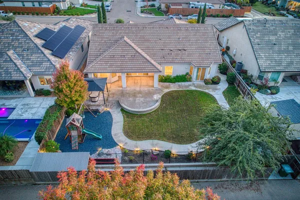 $850,000 | 2115 Sophia Lane, Kingsburg, CA 93631