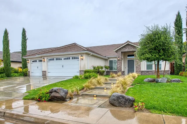 $899,000 | 2115 Sophia Lane, Kingsburg, CA 93631