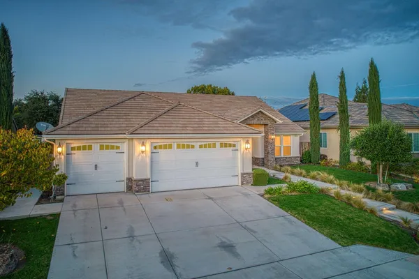$850,000 | 2115 Sophia Lane, Kingsburg, CA 93631