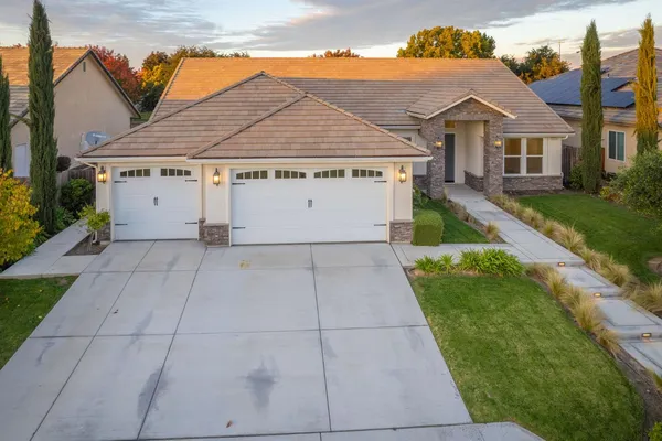 $850,000 | 2115 Sophia Lane, Kingsburg, CA 93631