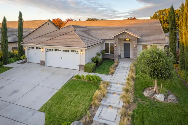 $899,000 | 2115 Sophia Lane, Kingsburg, CA 93631