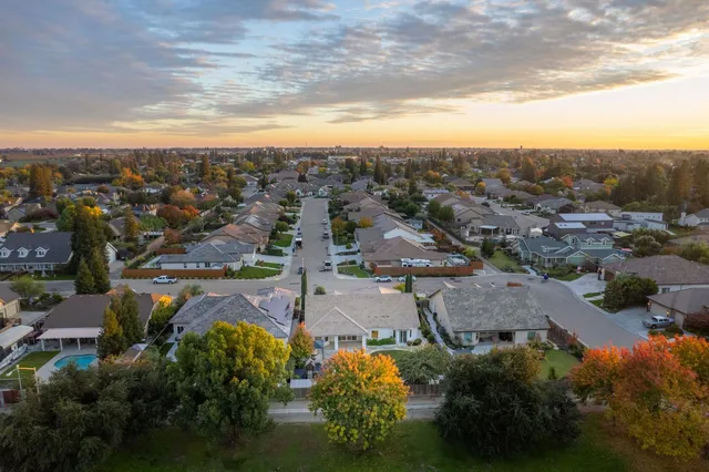 $899,000 | 2115 Sophia Lane, Kingsburg, CA 93631