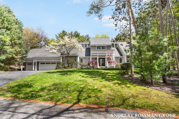 $725,000 | 2003 West Lakewood Boulevard, Holland, MI 49424