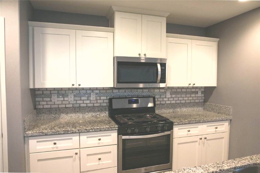 260 Brittania Road Hemet, CA 92543 - Photo 8 of 38 Gallery Image 8