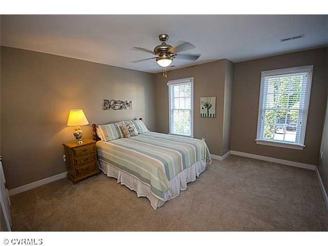 913 Rise Shaft Road Midlothian, VA 23114 - Photo 14 of 24 Guest Suite - This private guest suite has an attached full bath.
