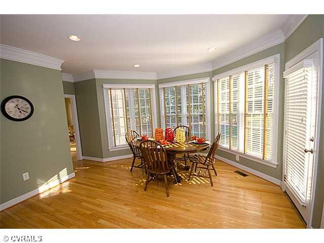 913 Rise Shaft Road Midlothian, VA 23114 - Photo 7 of 24 Breakfast Nook - The eating area is so light and bright with a grand bay window and door to the patio.