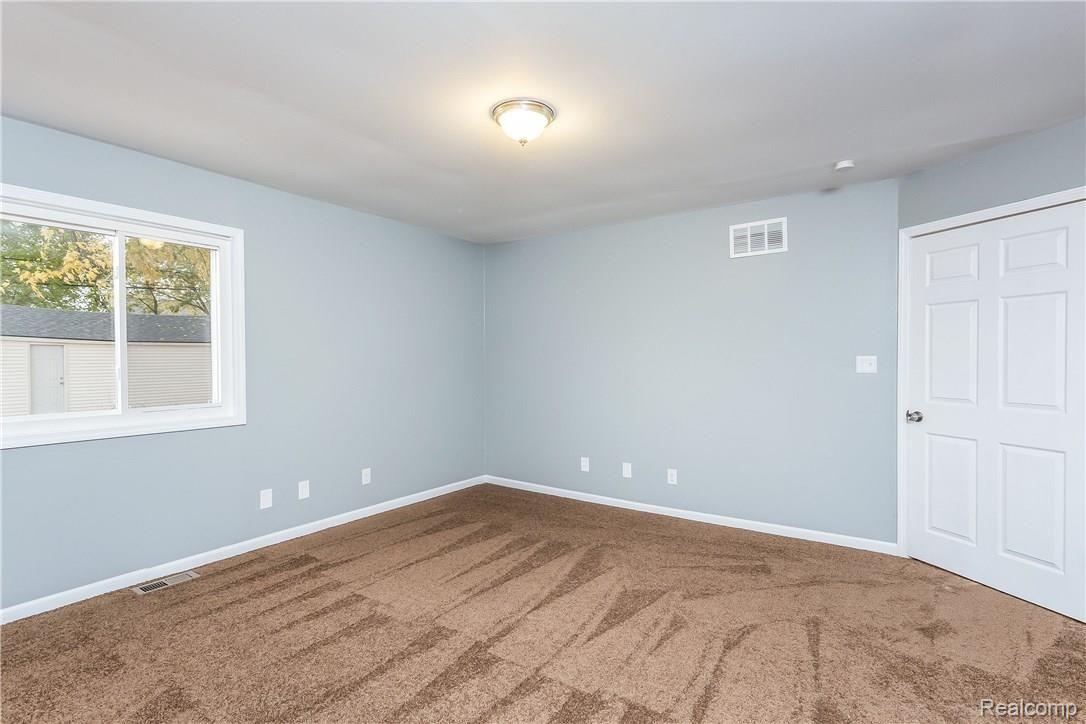 21844 Rausch Avenue Eastpointe, MI 48021 - Photo 13 of 29 017-Bedroom-3433277-large.jpg