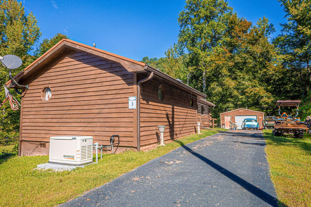 564 Houston Road Booneville, KY 41314 - Photo 10 of 38 564HustonRd-10