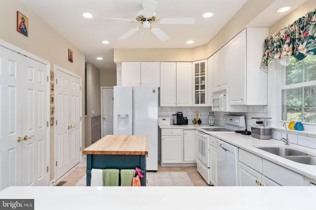 a view of a livingroom