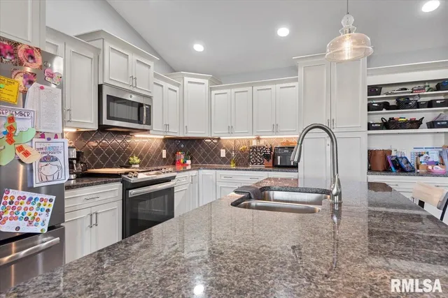 $579,900 | 1109 Lightstone Court, Sherman, IL 62684