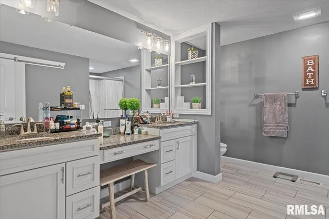 $579,900 | 1109 Lightstone Court, Sherman, IL 62684