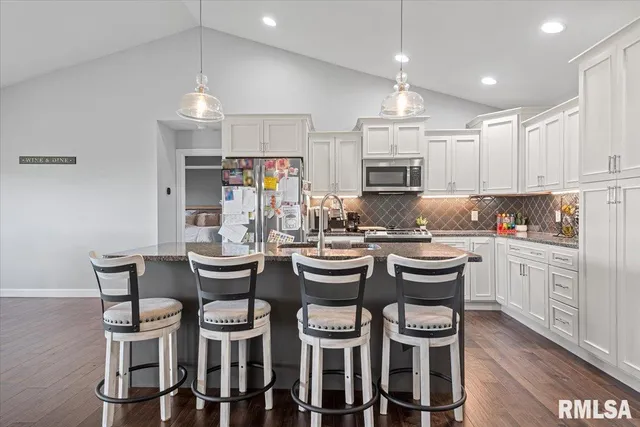 $579,900 | 1109 Lightstone Court, Sherman, IL 62684