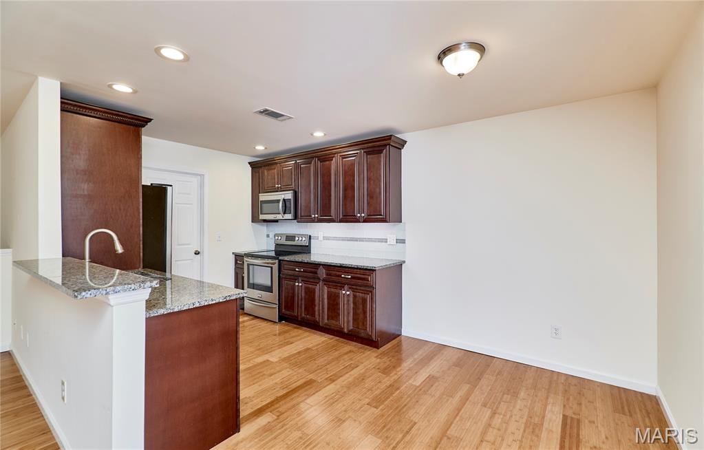 70 Round Table Court Winfield, MO 63389 - Photo 12 of 56