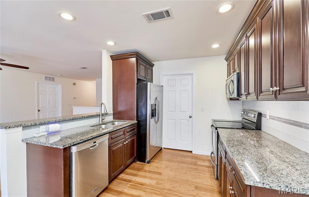 70 Round Table Court Winfield, MO 63389 - Photo 15 of 56