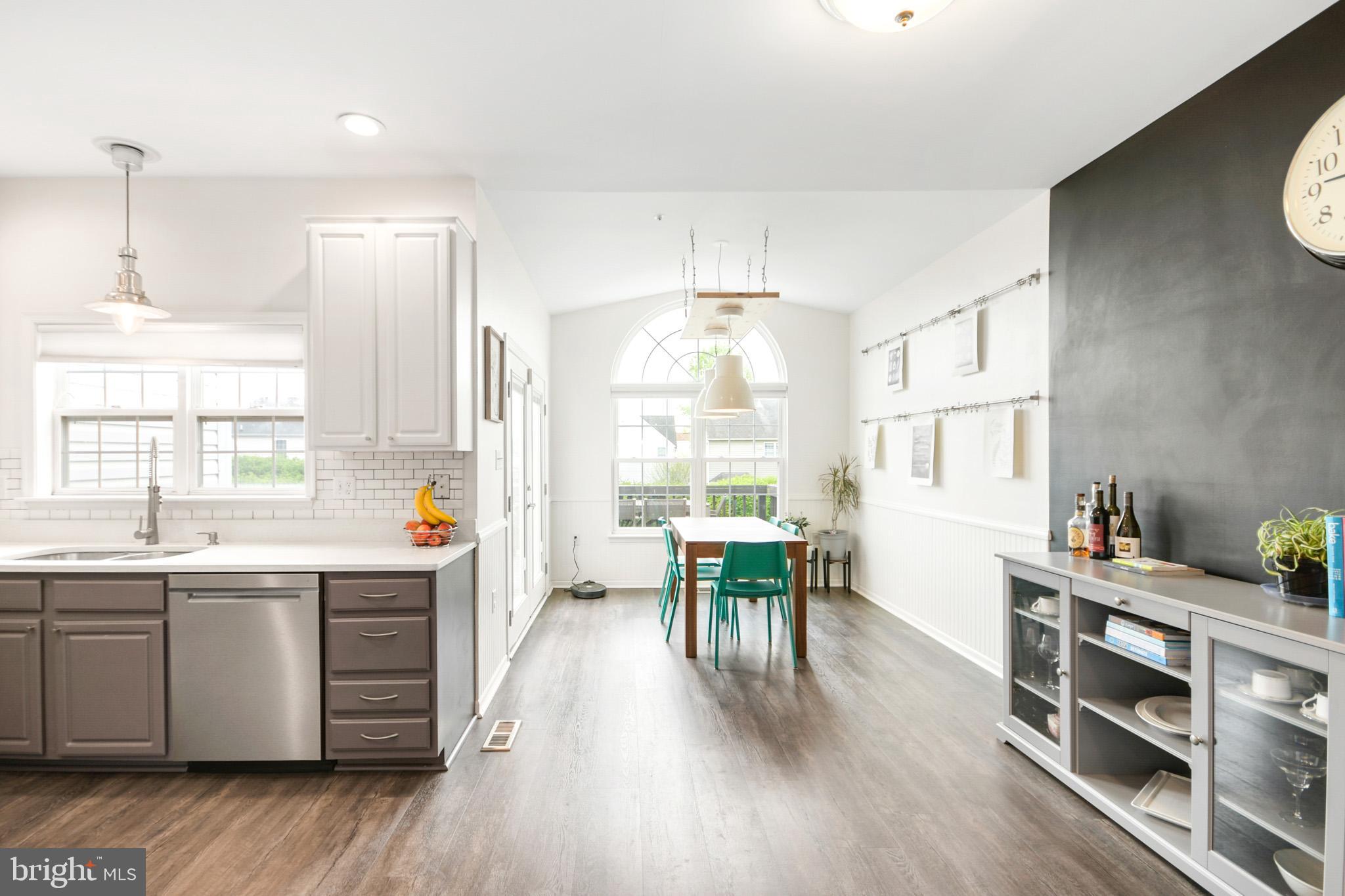 2630 Cameron Way Frederick, MD 21701 - Photo 14 of 47 Large kitchen/sunroom combo...