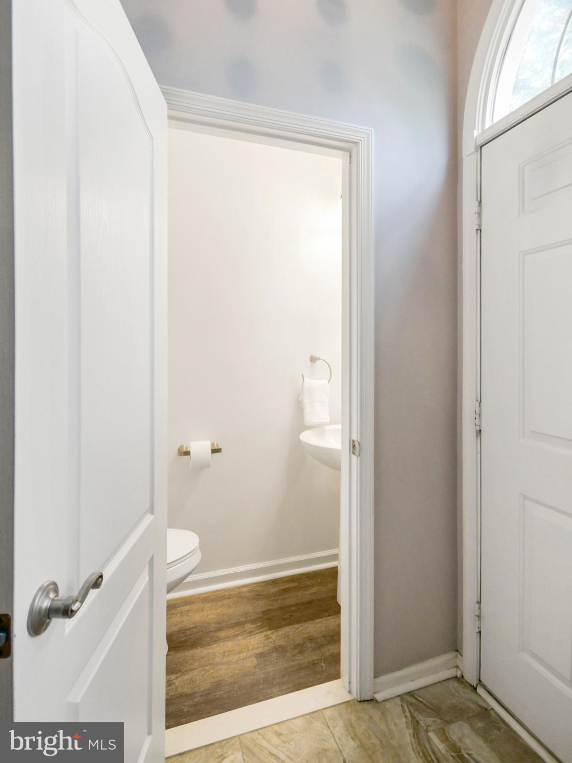 2630 Cameron Way Frederick, MD 21701 - Photo 10 of 47 Powder room