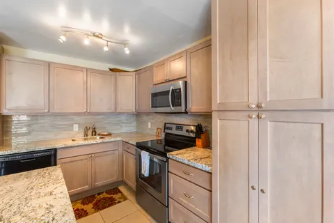 $675,000 | 938 South Kihei Road, Unit 403, Kihei, HI 96753