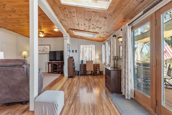 $709,900 | 469 Lake Avenue, Worcester, MA 01604