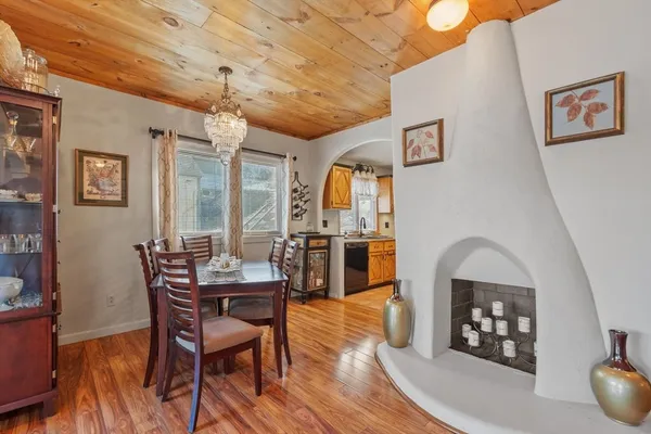 $709,900 | 469 Lake Avenue, Worcester, MA 01604