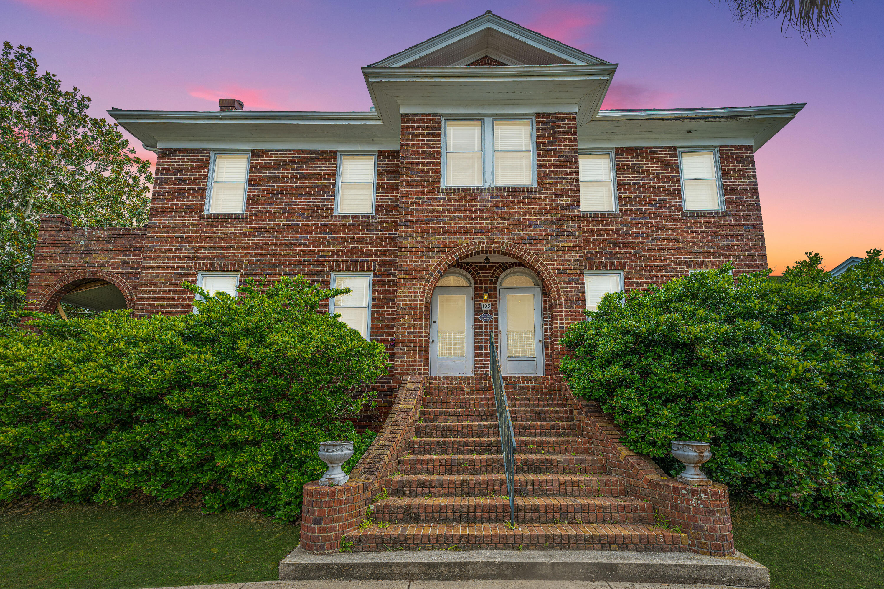 195 Tradd Street, Charleston, SC 29401 Compass