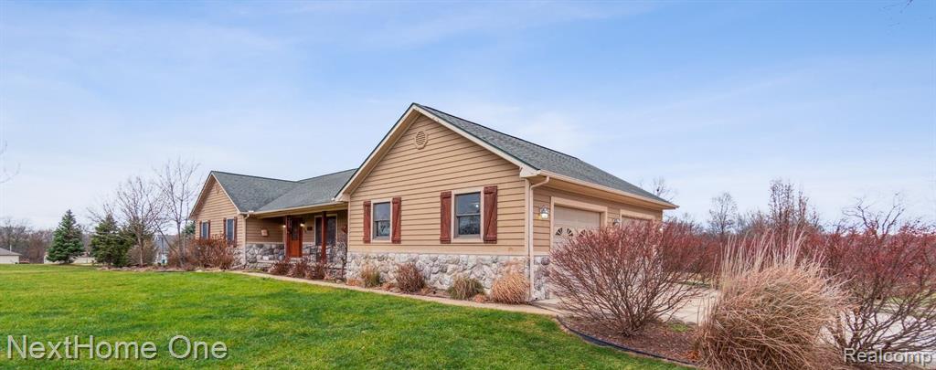 7463 Faussett Road Fenton, MI 48430 - Photo 2 of 53