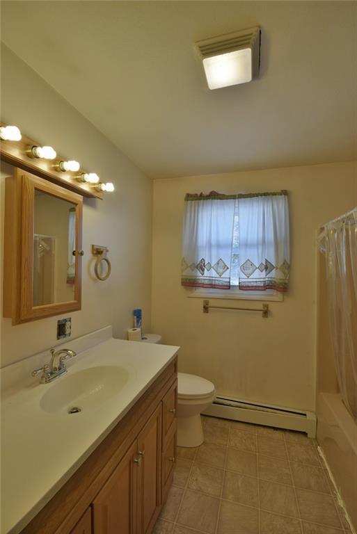 28 North Chester Road Chester, ME 04457 - Photo 13 of 18 Full bathroom