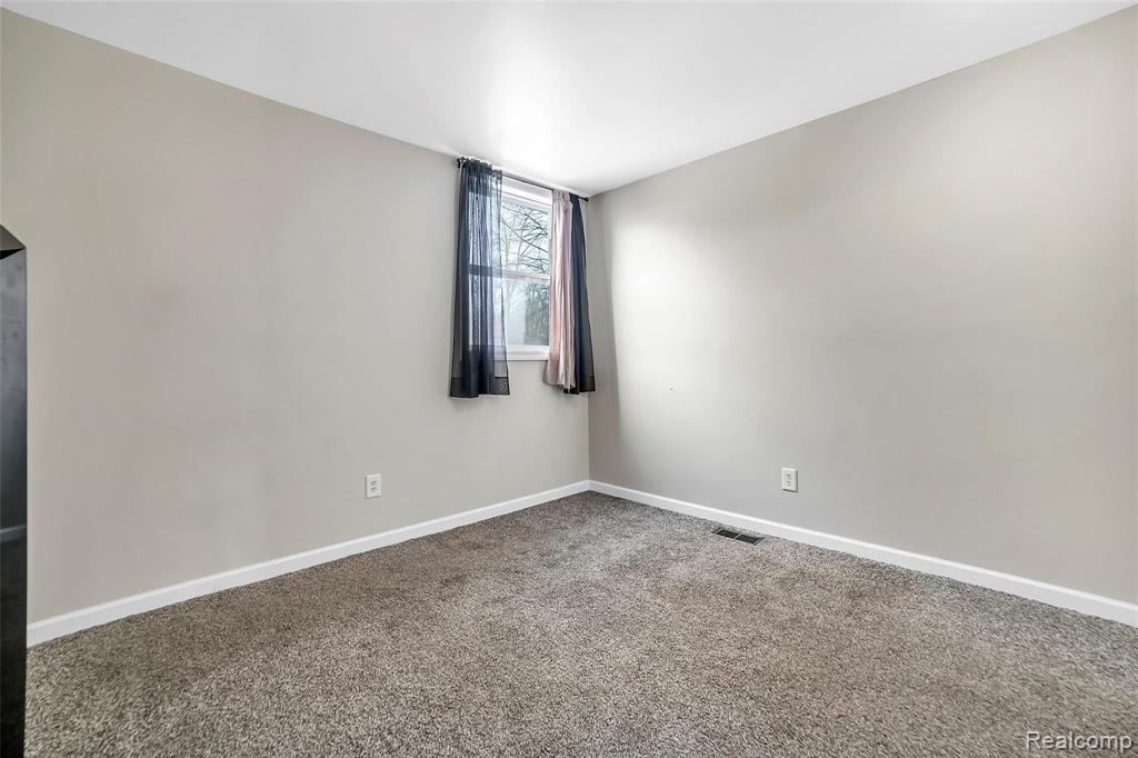 6350 Argentine Road Howell, MI 48855 - Photo 18 of 32