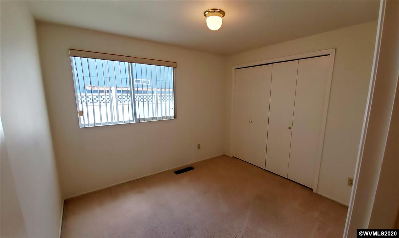 2111 Del Rio Avenue Southeast Albany, OR 97322 - Photo 17 of 24 Gallery Image 17
