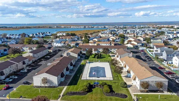 $2,000 | 4901 Harbor Beach Boulevard, Unit C14, Brigantine, NJ 08203