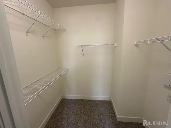 $2,050 | 88 Roosevelt Avenue, Unit 404, Carteret, NJ 07008