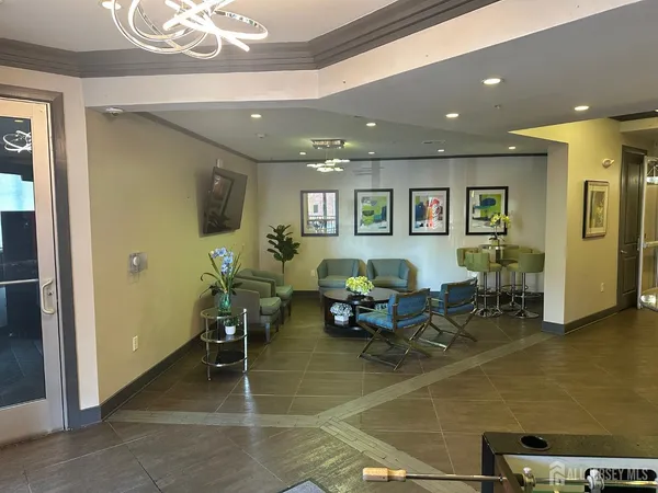 $2,050 | 88 Roosevelt Avenue, Unit 404, Carteret, NJ 07008