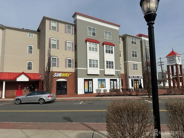 $2,050 | 88 Roosevelt Avenue, Unit 404, Carteret, NJ 07008