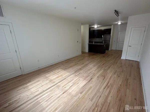 $2,050 | 88 Roosevelt Avenue, Unit 404, Carteret, NJ 07008