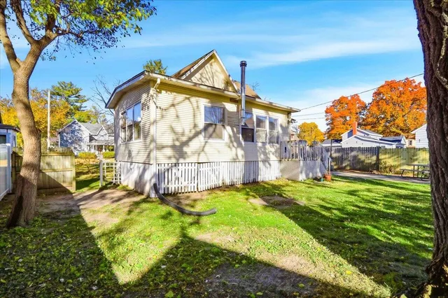 $285,000 | 115 6th Avenue, Baraboo, WI 53913