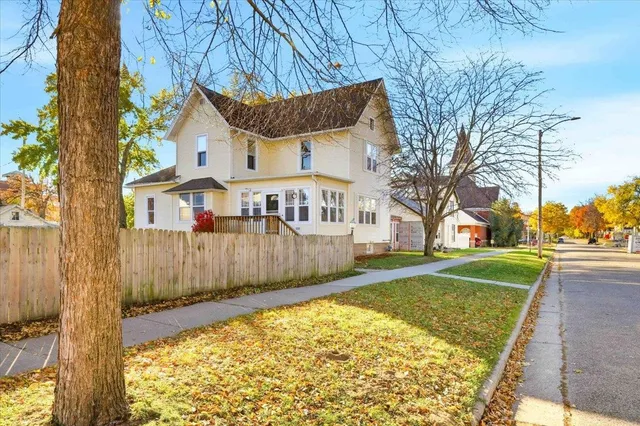 $285,000 | 115 6th Avenue, Baraboo, WI 53913