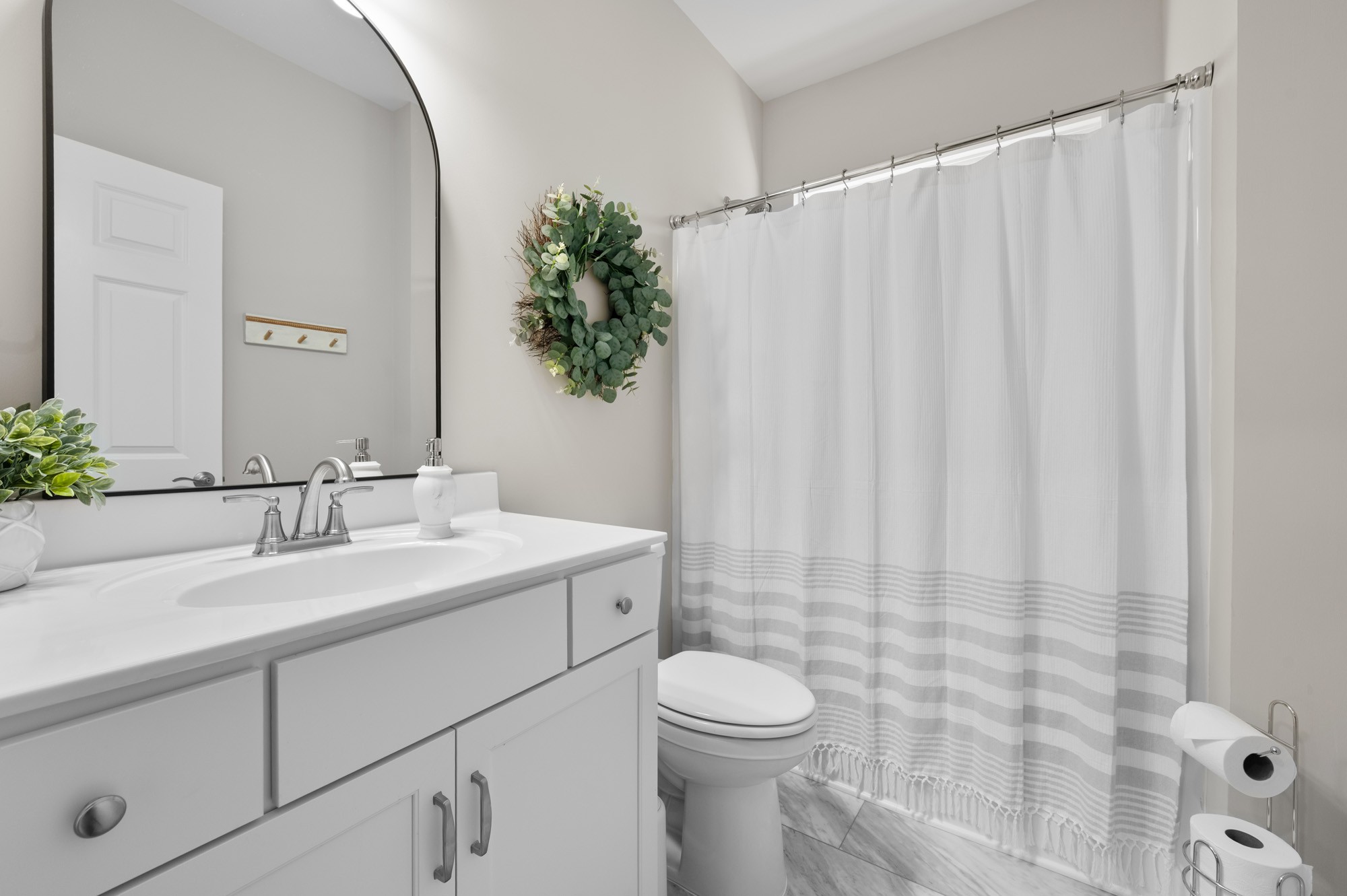 1519 Cedarbrooke Lane Lebanon, TN 37090 - Photo 18 of 45 a bathroom with a sink a toilet and shower