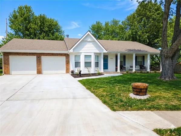$360,000 | 800 Stonebrook Lane, Grain Valley, MO 64029