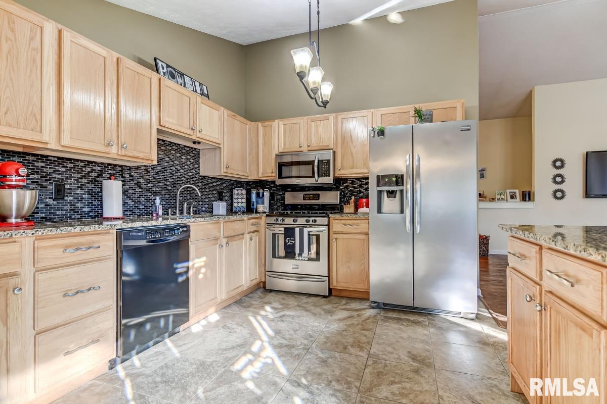 3724 Castle Hill Boulevard Springfield, IL 62712 - Photo 11 of 35 Gallery Image 11