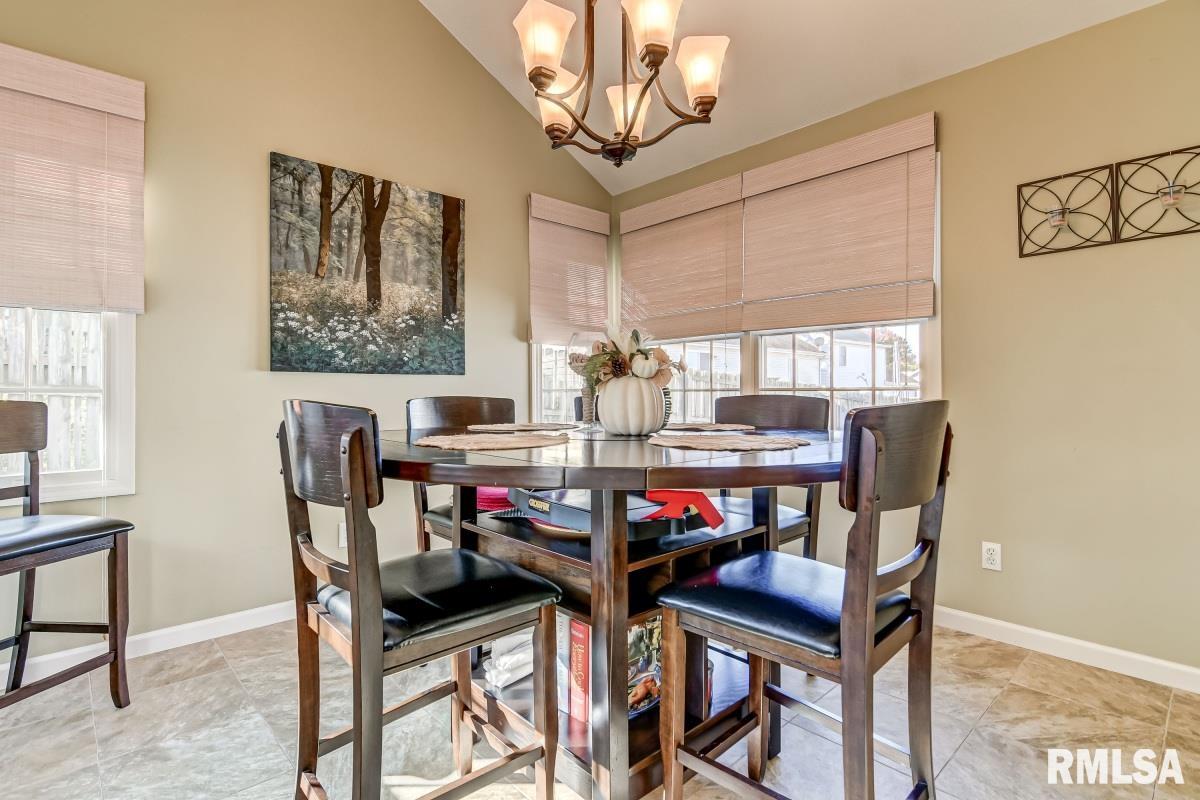 3724 Castle Hill Boulevard Springfield, IL 62712 - Photo 13 of 35 Gallery Image 13
