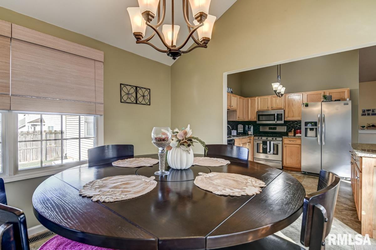 3724 Castle Hill Boulevard Springfield, IL 62712 - Photo 14 of 35 Gallery Image 14