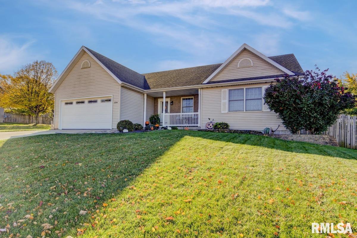 3724 Castle Hill Boulevard Springfield, IL 62712 - Photo 2 of 35 Gallery Image 2