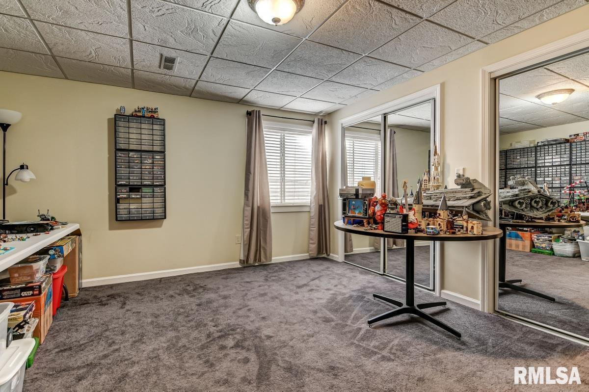 3724 Castle Hill Boulevard Springfield, IL 62712 - Photo 29 of 35 Gallery Image 29