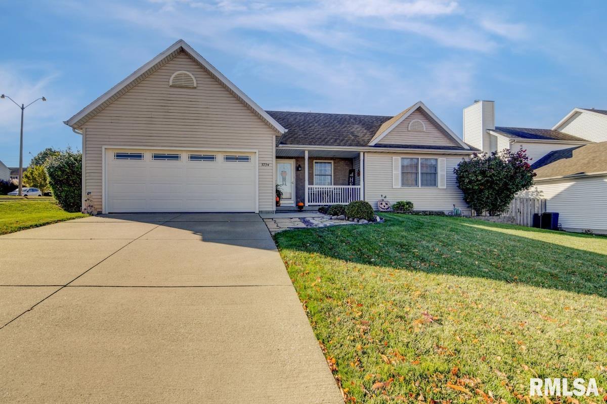 3724 Castle Hill Boulevard Springfield, IL 62712 - Photo 3 of 35 Gallery Image 3