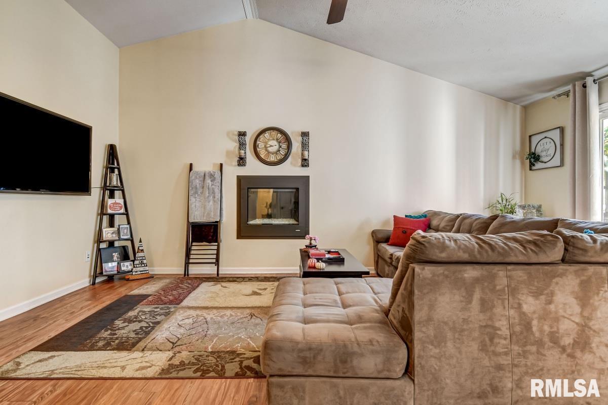 3724 Castle Hill Boulevard Springfield, IL 62712 - Photo 7 of 35 Gallery Image 7