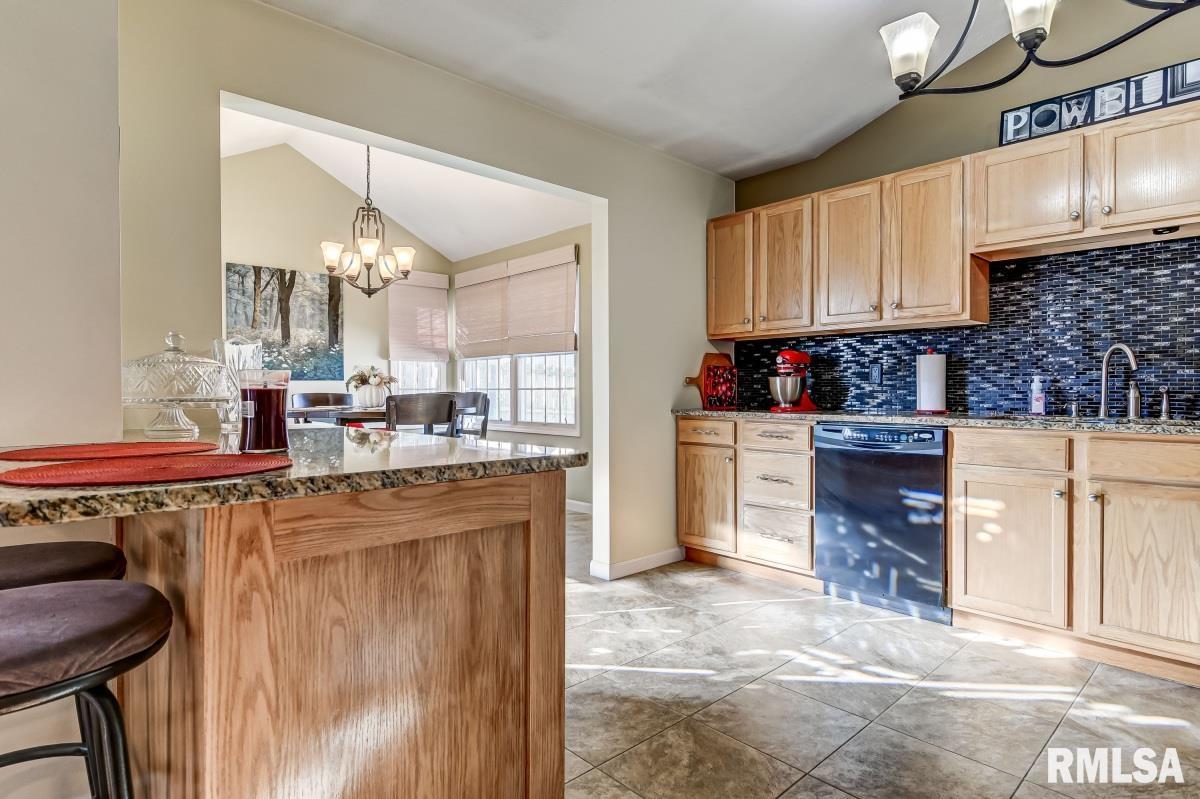 3724 Castle Hill Boulevard Springfield, IL 62712 - Photo 8 of 35 Gallery Image 8