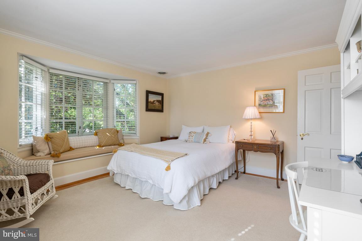 218 Tunbridge Road Baltimore, MD 21212 - Photo 37 of 55 Bedroom 4 with window seat